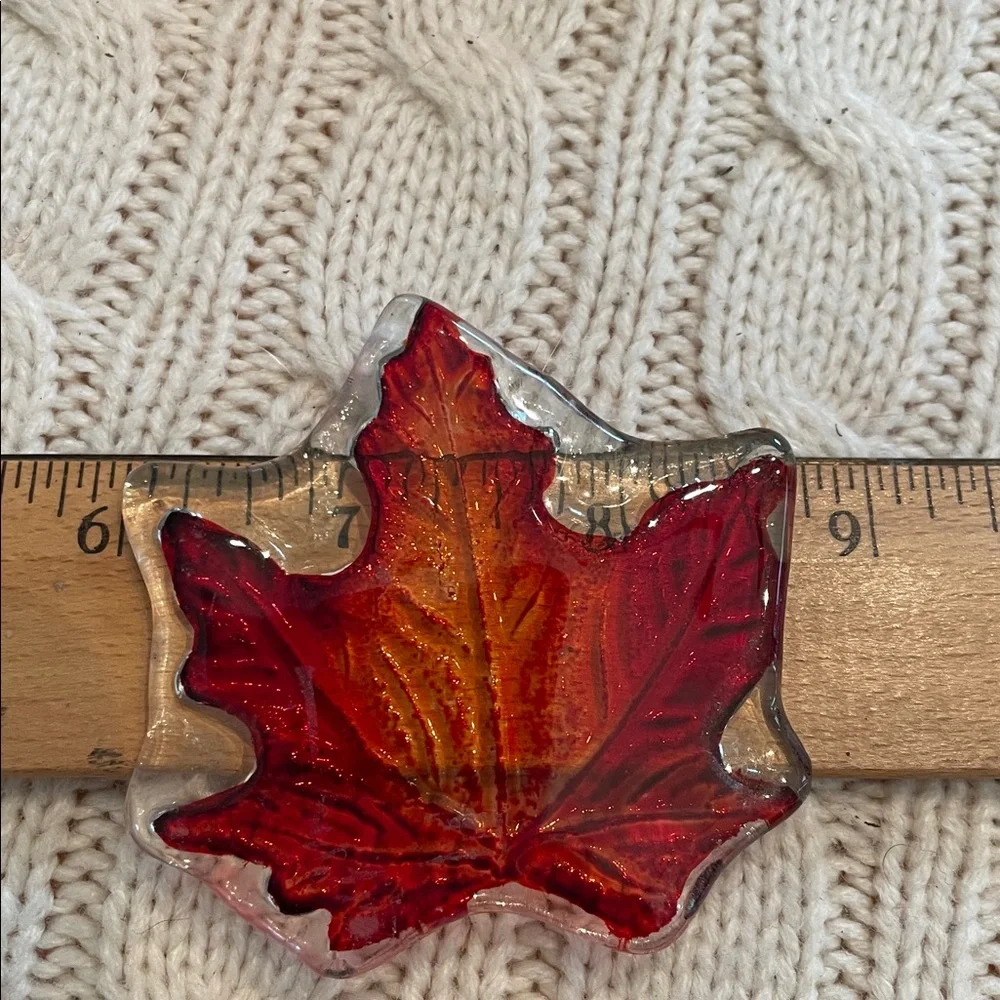 Red Glass Votive/tea light Candle Holder and Pressed glass poinsettia/leaf - Picture 11 of 11